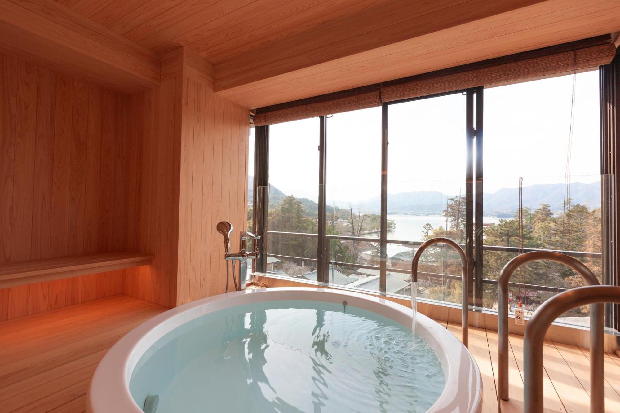 Miyajima Grand Hotel Arimoto Hatsukaichi Buitenkant foto