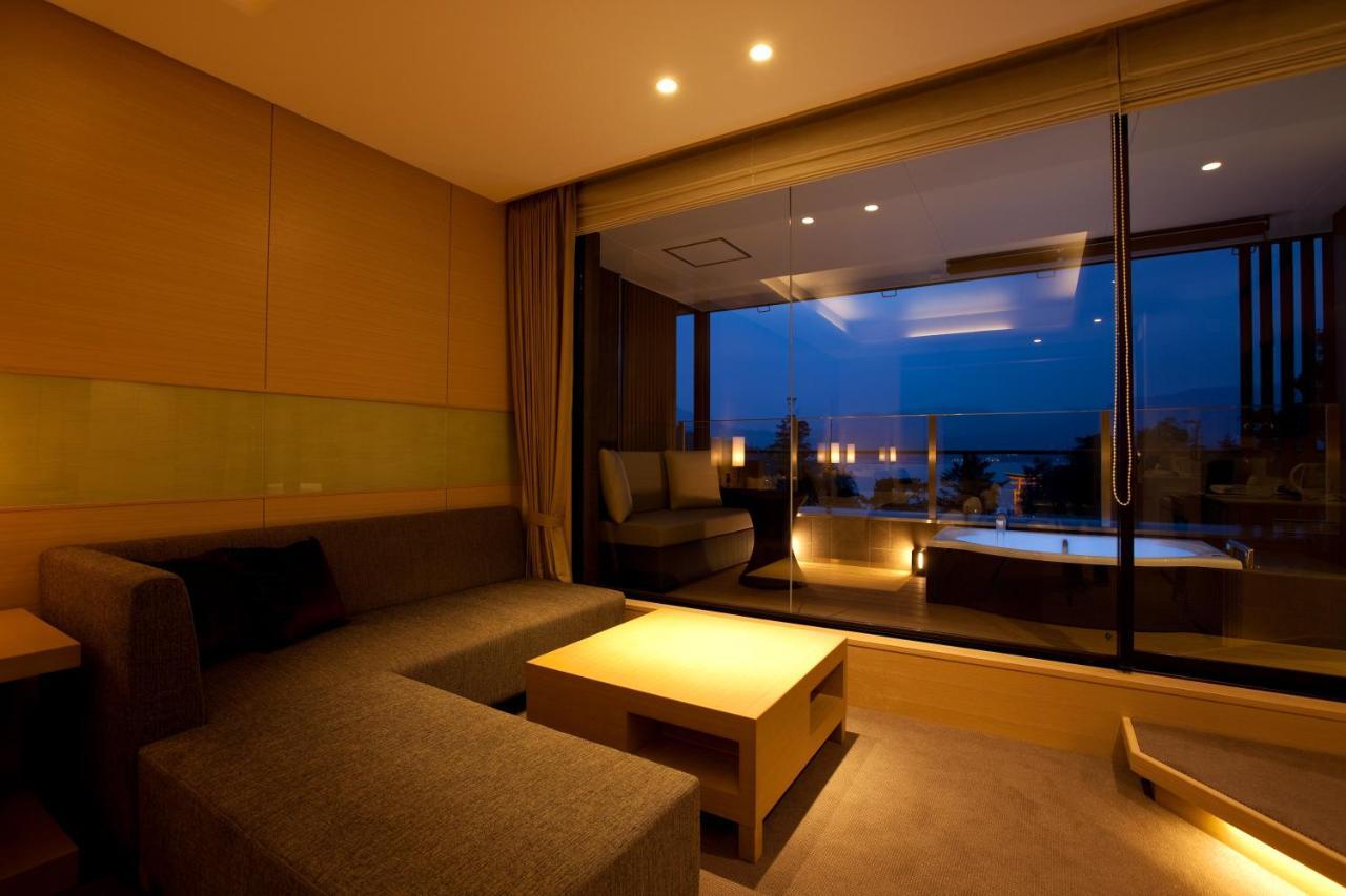 Miyajima Grand Hotel Arimoto Hatsukaichi Buitenkant foto